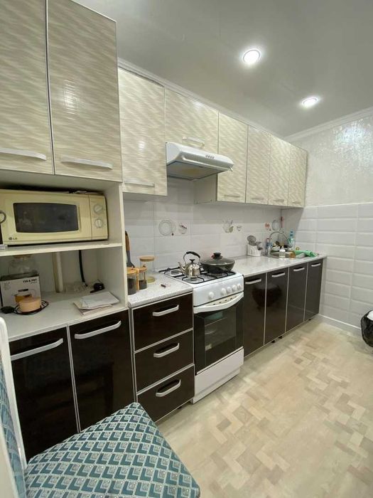 продам 3х комн квартиру район горсуда