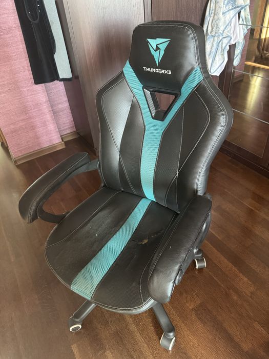Игровое кресло Thunder X3