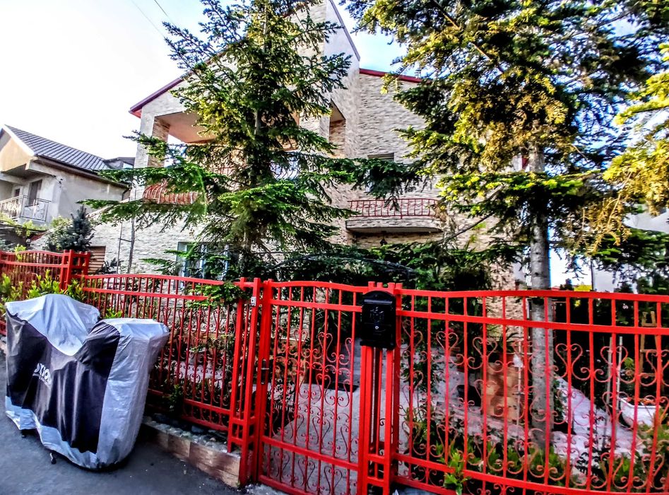 Vand casa deosebita in Techirghiol