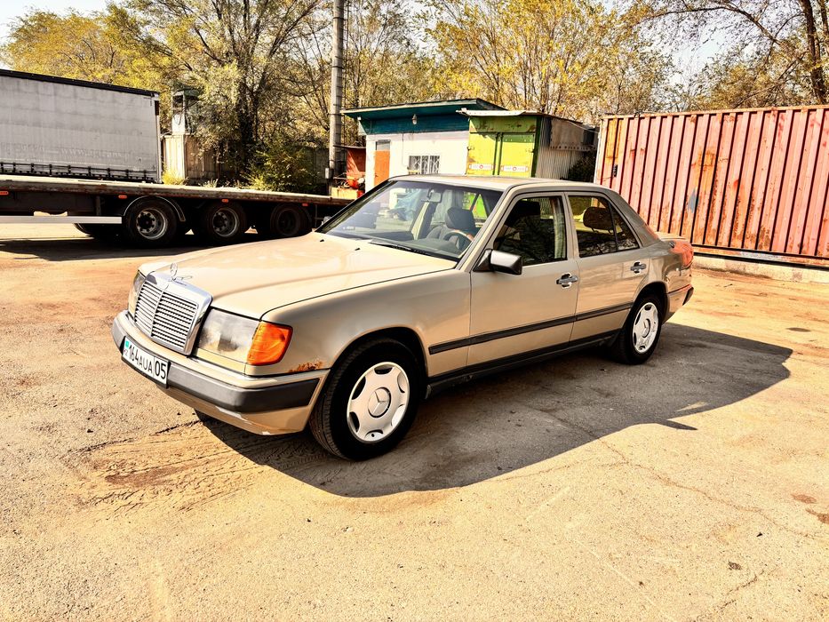 Продам 124 мерседес