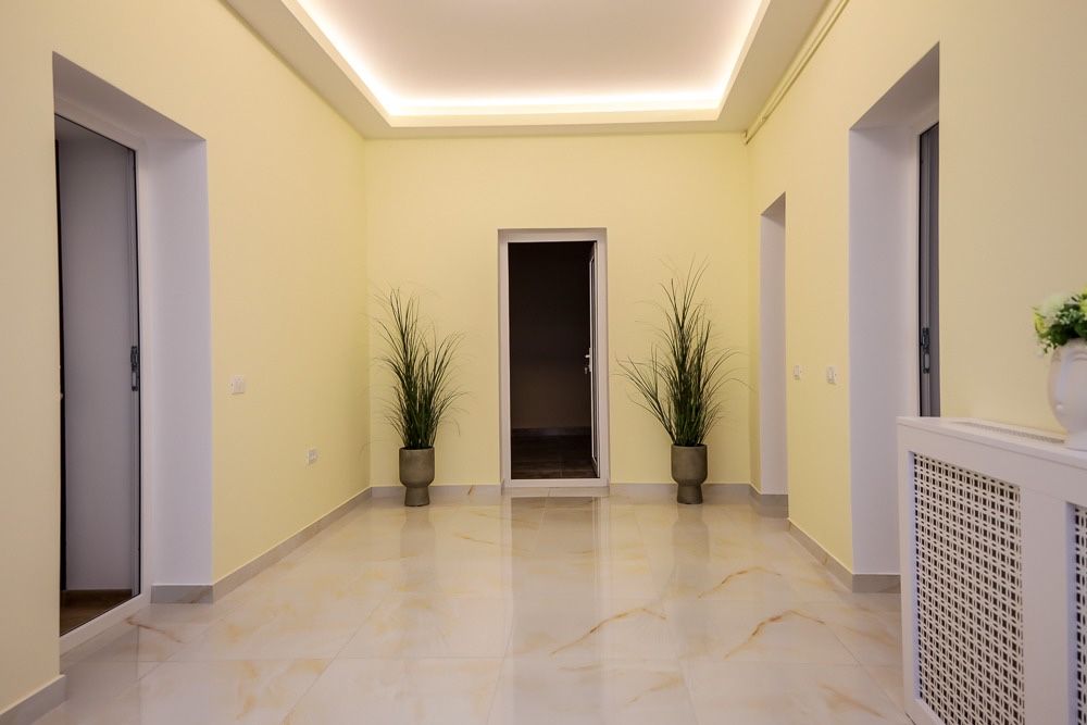 Casa     4   camere   Medeea