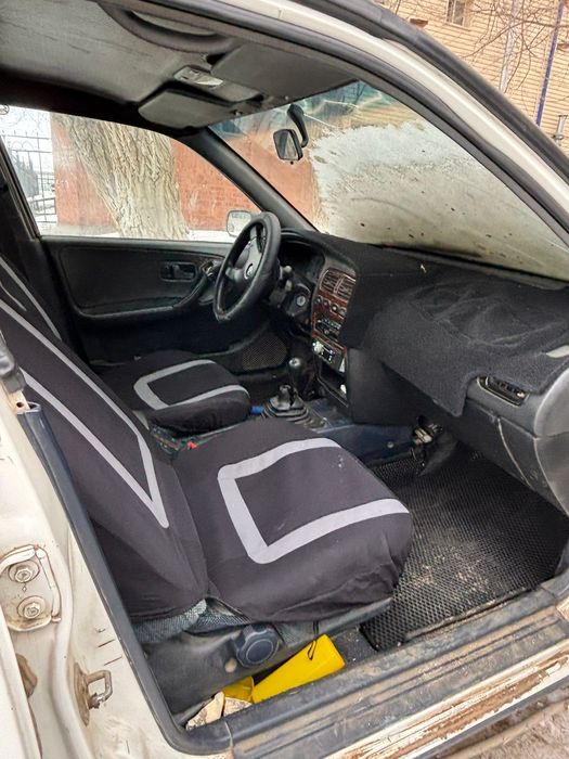 Nissan primera p10 2.0 slx