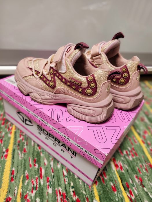 Кроссовки. Отличное состояние