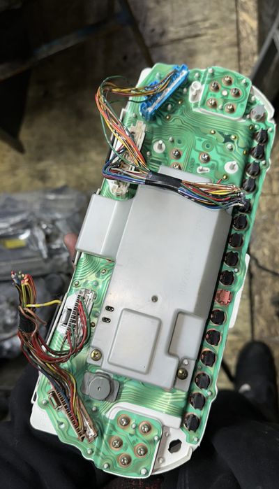 Щиток приборов на Toyota Windom 21