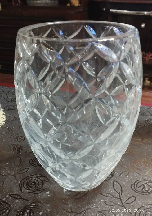 Продаю хрустальные вазы