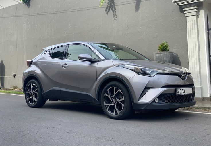Тойота CHR Toyota CHR 1.2 бензин 2018 година На части!!