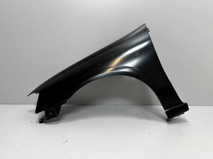 Крыло на Almera classic Ниссан Алмера Классик 07-10