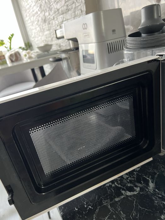 Микроволновка Midea