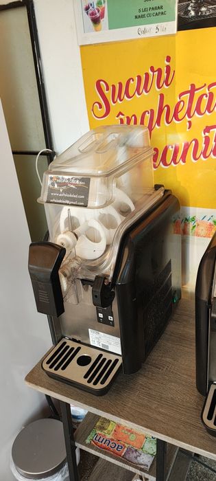 Aparate sucuri inghetate granita, aproape noi