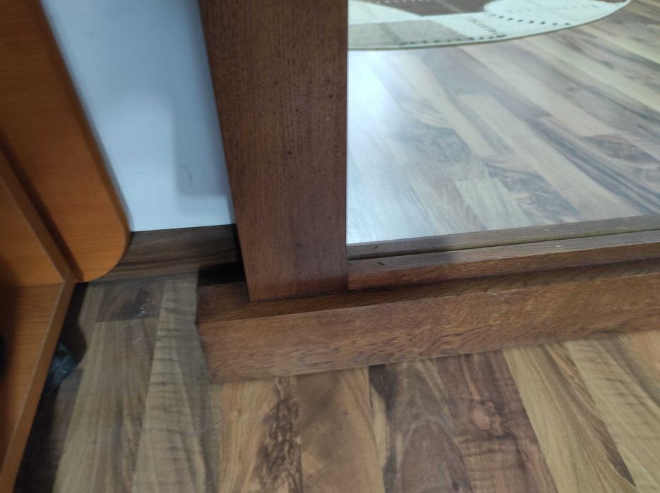 Oglinda cu rama din lemn masiv