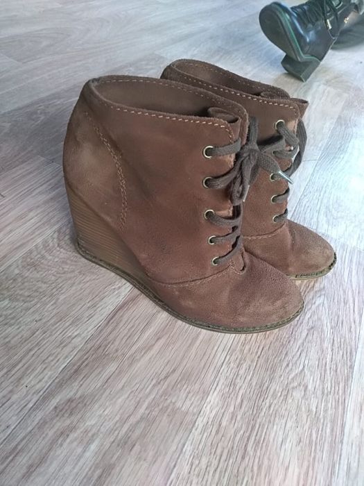 Поодам женскую обувь