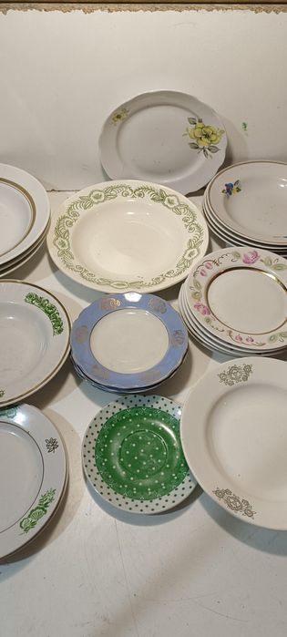 Продам тарелки разного размера.
