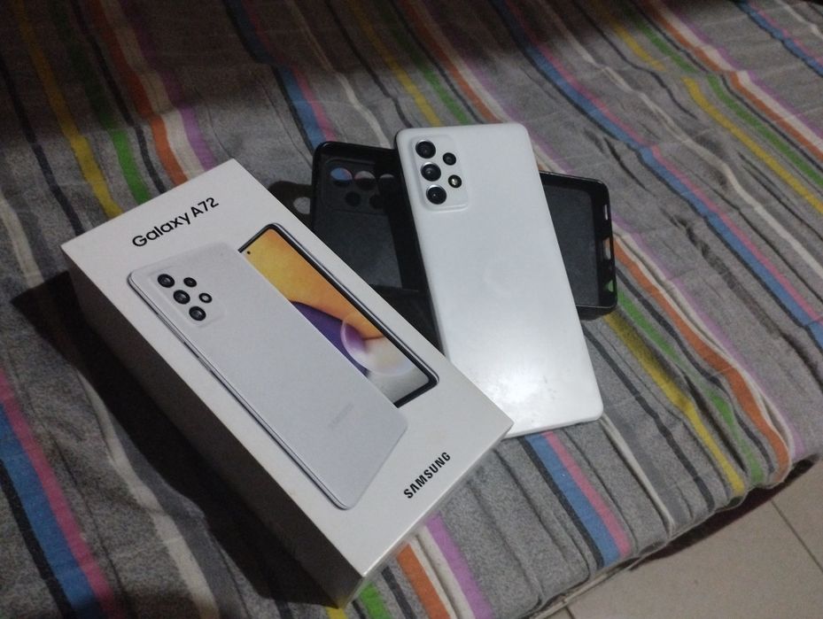 Самсунг а 72 отлично состояние