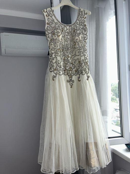 Нарядное красивое платье