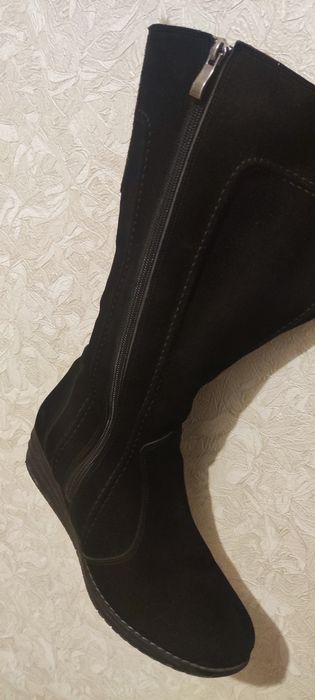 Женские Замшевые Зимние сапожки. Размер 40.