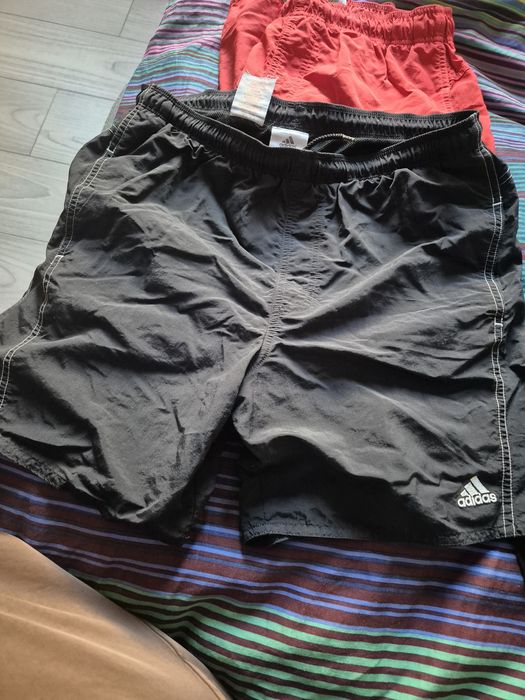 Sorturi Adidas si Livv, 49 lei perechea sau 125 lei toate 3