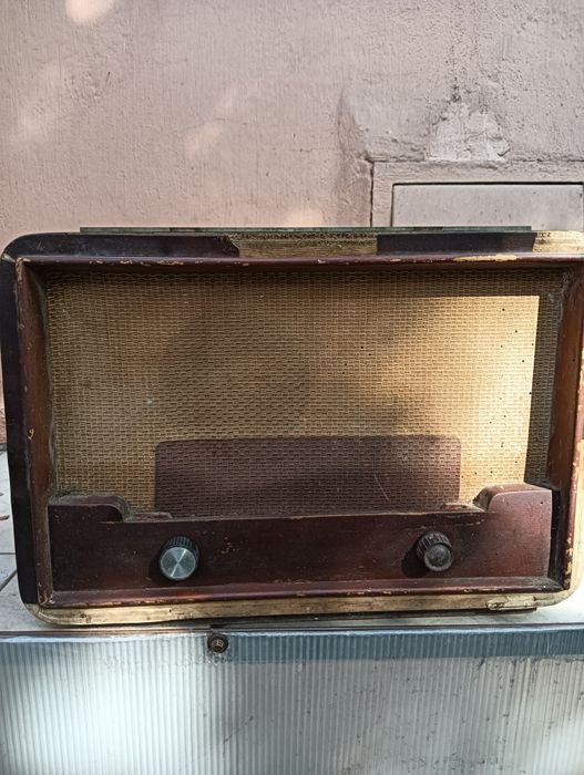 Radiouri vechi de vânzare