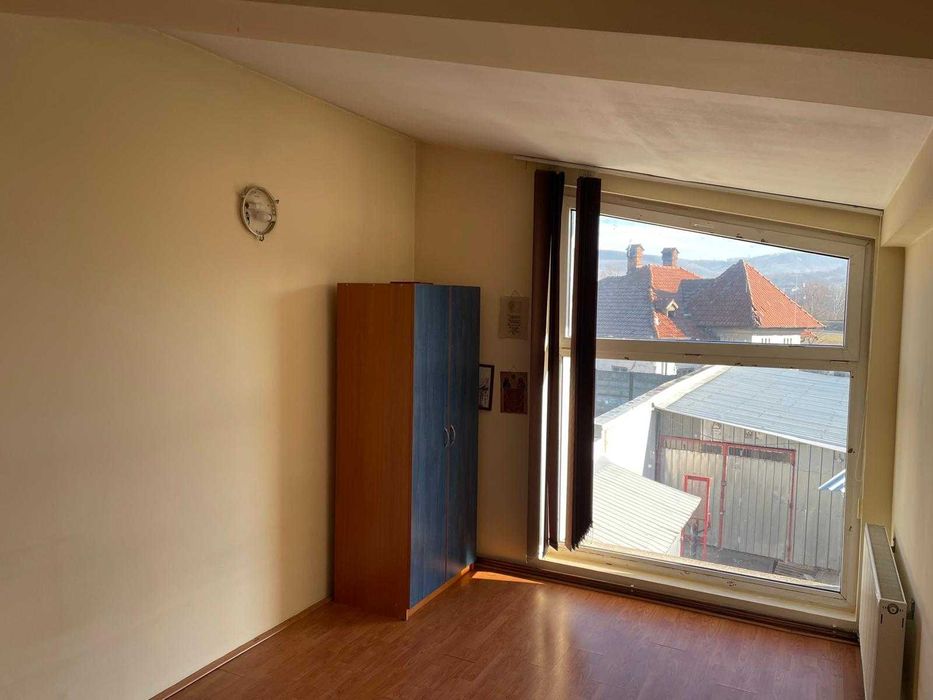 Inchiriere spatiu comercial
