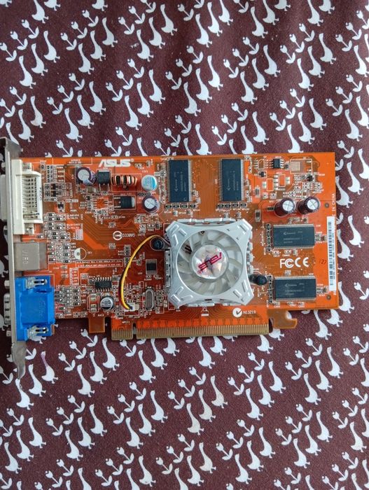 Placa video AMD EAX 1050