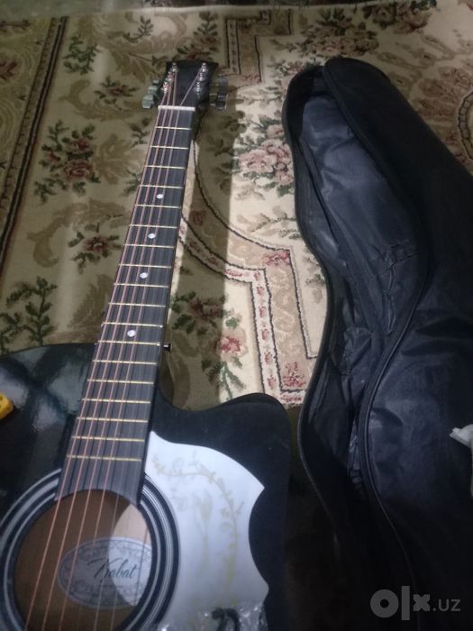 Akustik gitara 850 000