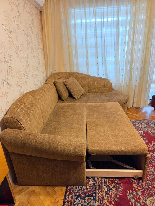 Разтегателен диван