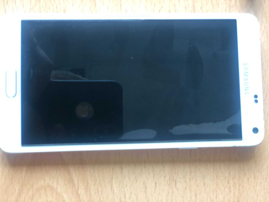 Продавам Samsung Note4