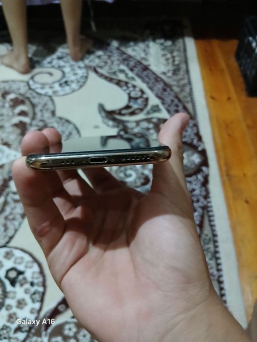 Iphone xs sotiladi srochno