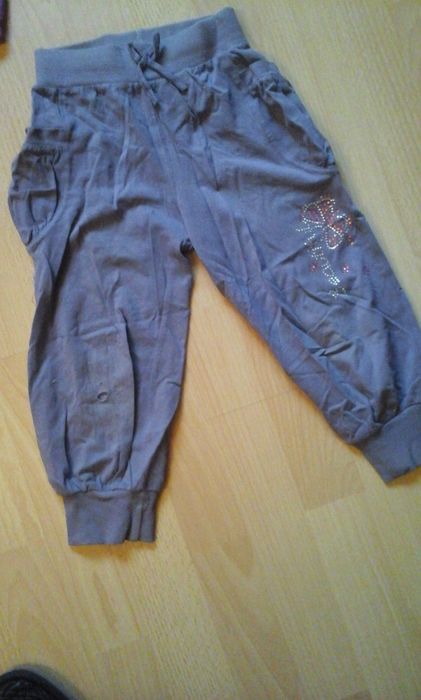 Продам джинсы на девочку от 4 до 6 лет