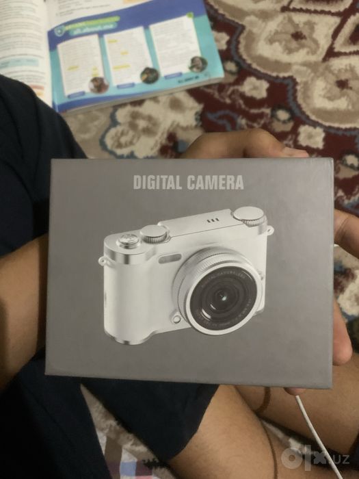 fotoaparat  512 tali xotira fleshkasi bilanbirga