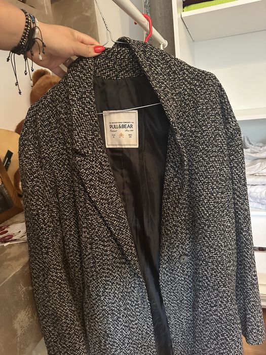 Vand paltoane diferite filme