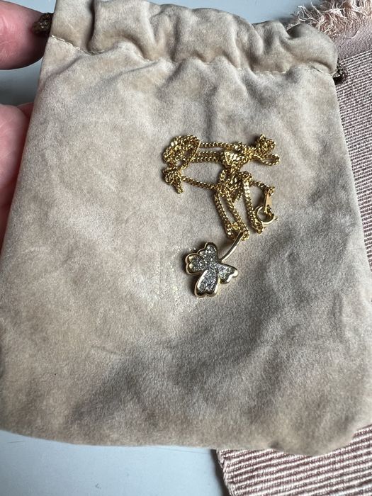 Колие с пеперуда