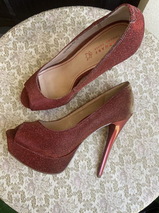 Официални Обувки на ток 40 размер