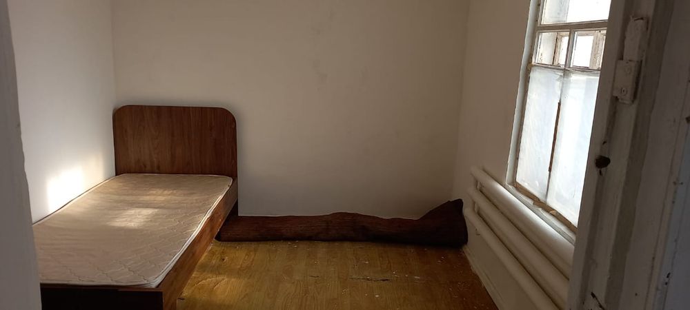 Комната во времянке