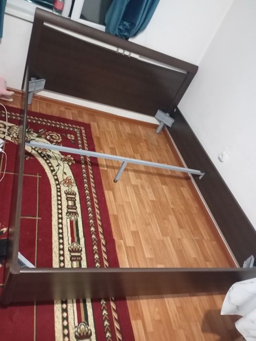 Шкаф, төсек, холодильник сатылады.