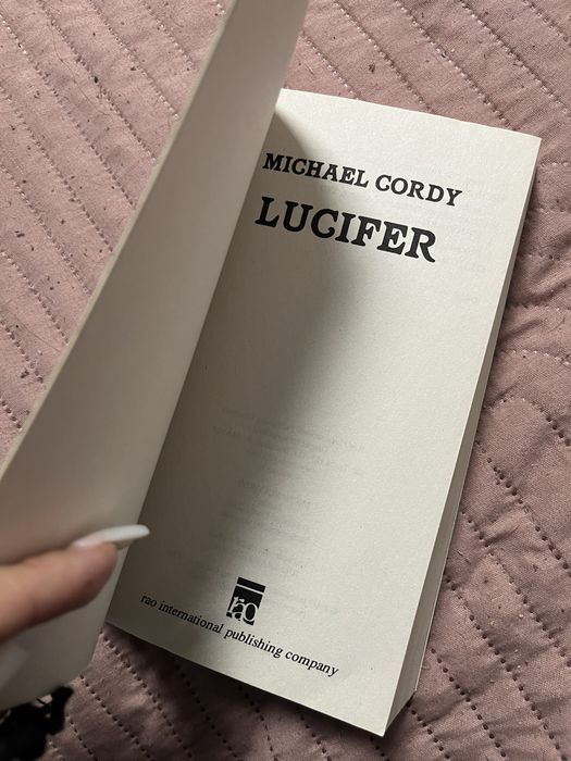 Carte Lucifer noua