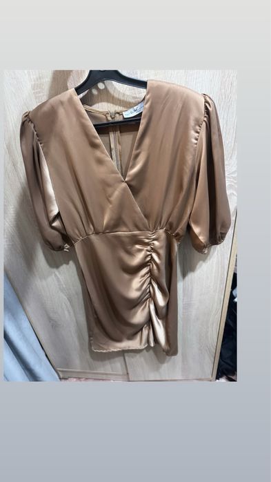 Продам женские платья