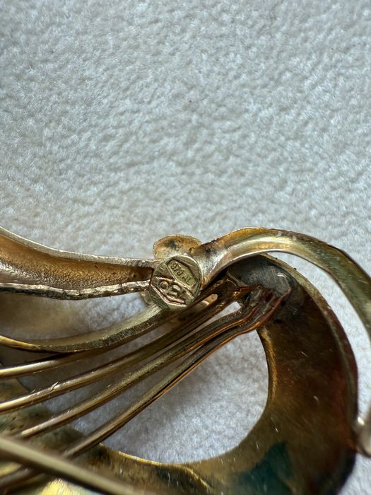 Bijou brosa exceptionala unicata 24 k 10 g cu rubin