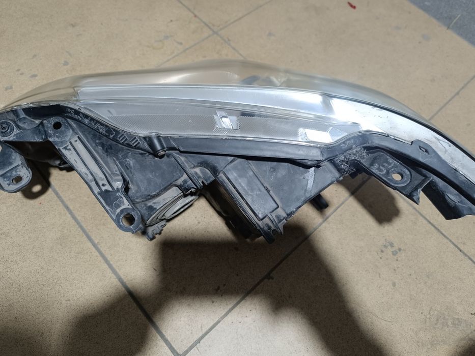 Правая фара камри 50