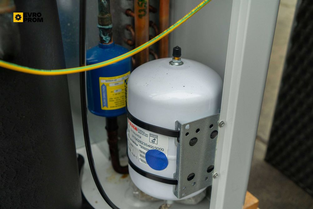 Chiller răcit cu aer CLIMAVENETA I-BX 015T – 15.5 kW | chiller 15 kw pret | Nou | Modul hidraulic | Inverter