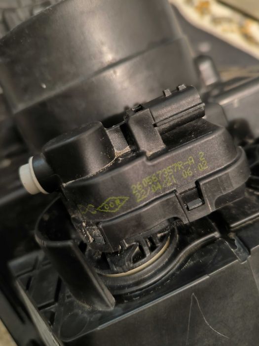 Фар за Renault Trafic 21 г.