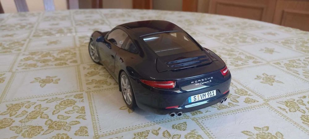 Porsche Carrera S 911 991 1:18 Minichamps