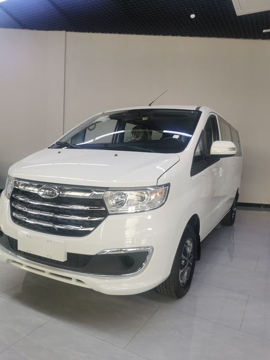 JAC M3     Минивен