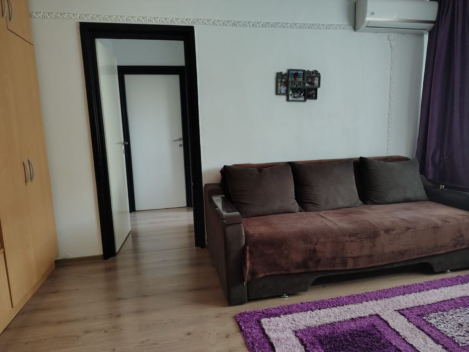 Vand apartament cu 2 camere , zonă excelentă!