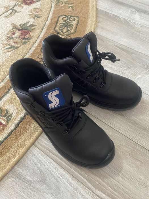 Продам летние рабочие ботинки