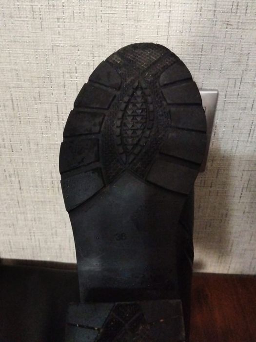 Кожанные сапоги 36 го размера