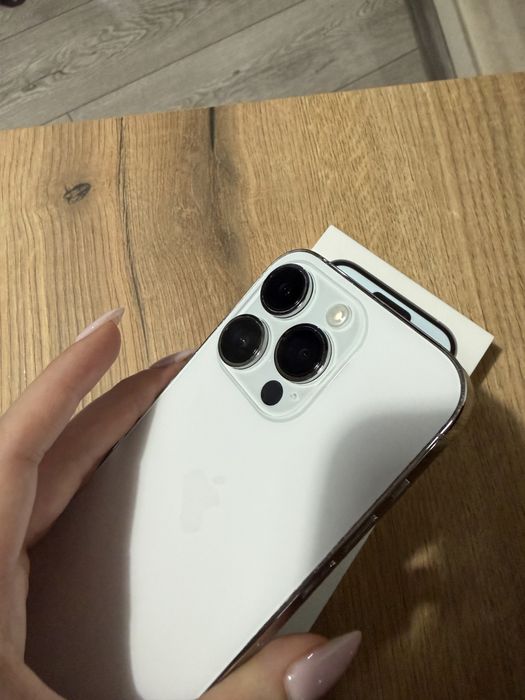 iPhone 14 Pro 256 GB с кутия и зарядно(80%)