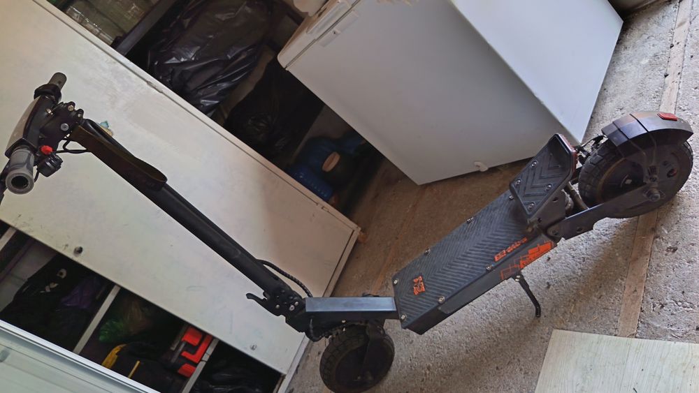 Vând Trotinetă Electrică KuKirin G2Ultra(Dual Motor 2400W) – Stare [Impecabilă / Foarte Bună