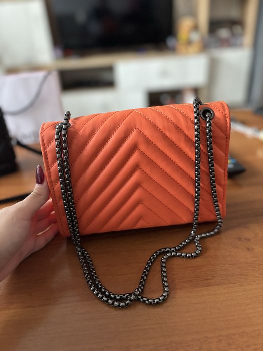 Нова запазена чанта