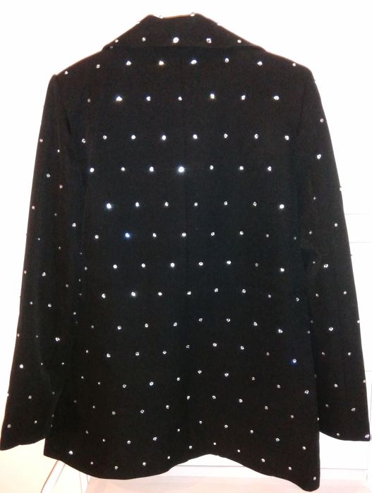 Дамско сако с инкрустирани камъчета