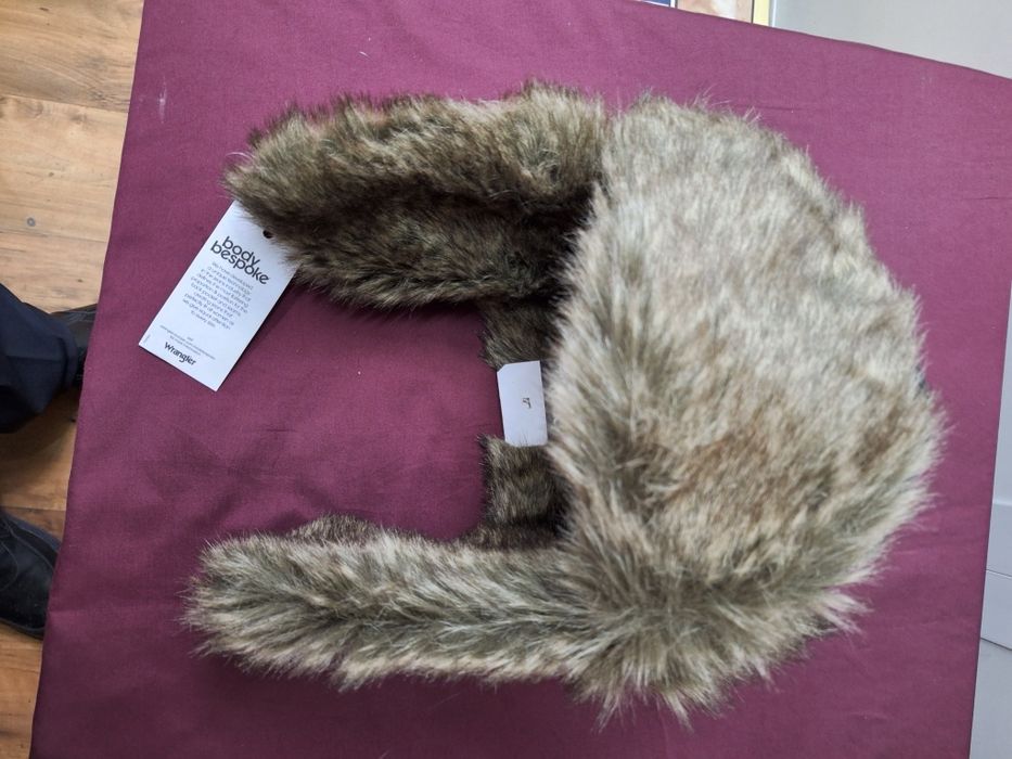 шапка ушанка Wrangler,черна с естествен заешки косъм